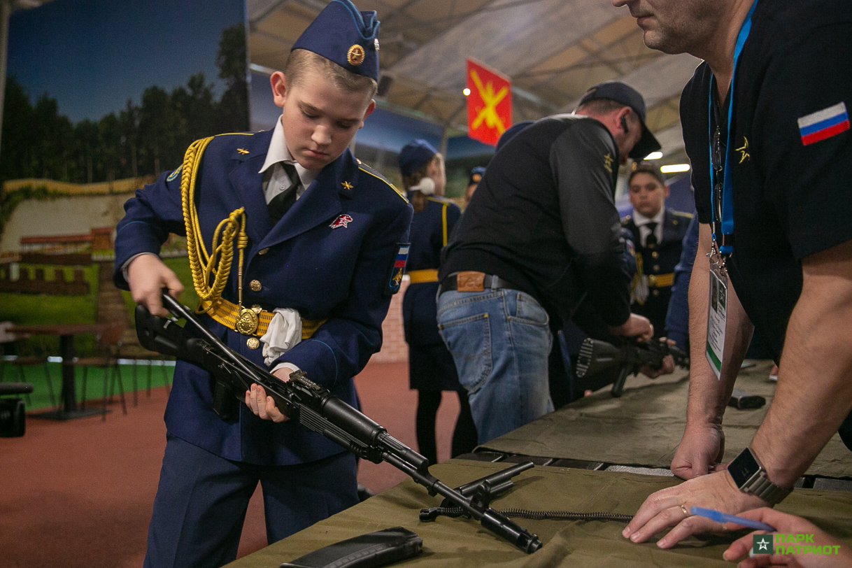 «Солдат сделал оружие для солдата»: 100 лет со дня рождения Калашникова