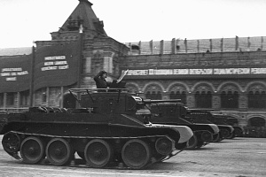 Радийные танки БТ-5 на параде. Москва, 7 ноября 1936 год