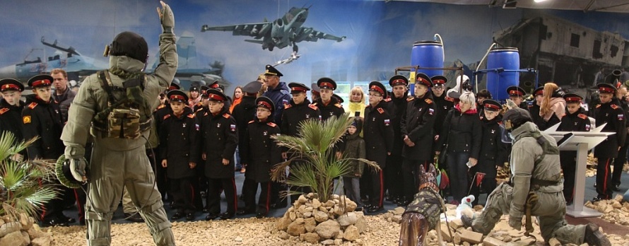 Воспитанники Тверского суворовского военного училища в гостях у парка «патриот»