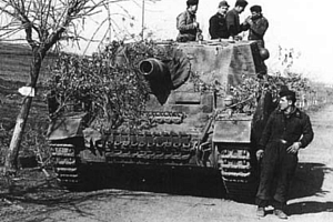 САУ Sturmpanzer IV «Brummbär» в районе Курской дуги, лето 1943 года