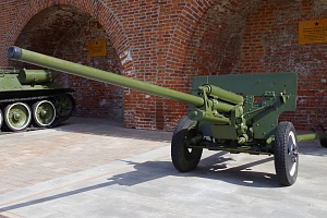 57-мм пушка ЗИС-2 обр. 1943г. в Нижегородском кремле.